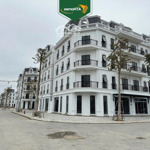 Bán liền kề vườn hoa giá 12 tỷ gồm cả nhà 5 tầng, bao thuế phí sang tên.