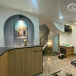 Ngọc hà 35m2 x 7 tầng thang máy - ngõ nông, gần phố.
