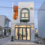 Bán nhà lầu mới xây 3 mặt tiền oto đậu trước nhà sổ hoàn công gần bệnh viện nhi đồng