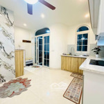 Ngọc hà, ba đình. dt 37m2 x 7 tầng, mt 4m, giá 8,2 tỷ. ngõ thông, gần hồ sát phố, thang máy nhập.