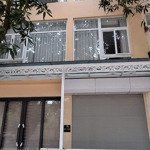Cho thuê nhà coma6 tây mỗ, nam từ liêm,dt 85m * 4 tầng,có thang máy,giá 19 triệu,lh 0968120493