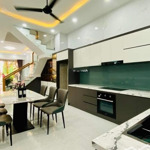 Nhà đang cho thuê 350 triệu / năm giờ cần bán gấp chỉ hơn 5tỷ ngay nguyễn phúc nguyên quận 3 sổ sẵn
