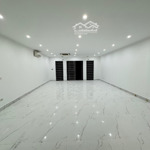 Cho thuê nhà trần quốc hoàn, cg, 75m2 x 5t. nhà 2 mặt thoáng ôtô đỗ cửa 9 phòng đầy đủ đh, nl