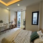 Hot Hot, Nhà Mới Đầy Đủ Nội Thất - Ban Công Mặt Tiền Thoáng Mát Nằm Ngay Trung Tâm Quận 1