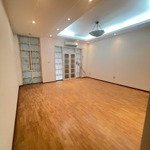 Chính Chủ Cho Thuê Nhà 3.5 Tầng Ngõ 123 Trung Kính (Mới Sửa Đẹp)