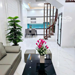 Nhà trần thái tông, cầu giấy. lô góc* gần phố* gần oto. dt 46m2* 6t* mt 4.4m chào 10.5 tỷ còn tl