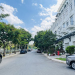 Chủ Bán Nhanh Shophouse Giá Khoảng 162 Triệu/M2 Ngay Mặt Tiền Cổng Lakeview City 111M2 Đất, 350M2 Sàn