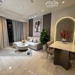 Bán 2 phòng ngủ 77m2 the opera metropole, nội thất đẹp, căn góc 23.5 tỷ bao hết
