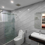 Giá cực rẻ !!!! bán căn hộ sân vườn chung cư 156 m2,3 pn phố nguyễn chánh,trung hòa;o904.760.444