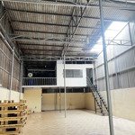 Cho thuê kho xưởng gần 300m2, hẻm tải 5 - 7 tấn ngay trường chinh giá 18tr