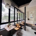 Cho thuê nhà mặt phố văn caodiện tích75m2 x 3 tầng,mặt tiền10 m, nhà mới có thang máy, đỗ xe rộng, gần hồ