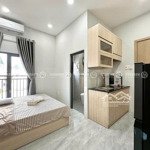 Cho thuê căn hộ ban công - cửa sổ trời bóc seal nội thất mới 100% - công viên lê thị riêng giáp q10