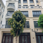 Căn 40 .dt ; 56m2, 5 tầng, giá : 9 tỷ 076 triệu . lh : 0942218658.