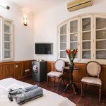 Gia đình cần bán gấp căn biệt thự cổ kiểu pháp - gần phố - giao thông thuận tiện - nhà đẹp - bể bơi