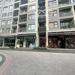 Bán gấp shop chân đế mặt sảnh đang cho thương hiệu thuê 31tr/th vinhomes ocean park 1 - gia lâm