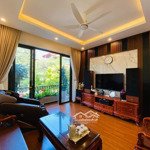 Cô an cần bán nhà thái hà mua biệt thự, nhà 4 phòng, dt 86m2, ngõ rộng oto, sổ đỏ không quy hoạch
