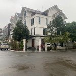 Cho Thuê Biệt Thự Phạm Văn Đồng, 200M2, 4 Nổi, 1 Hầm, Lô Góc, Thang Máy 55 Triệu