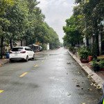 Bán Nhà Trệt 2 Lầu Sạch Đẹp Kdc Ngay Cổng Khu Công Nghiệp Tân Đông Hiệp B, Dĩ An