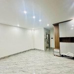 Tôn Đức Thắng- Đống Đa- Thang Máy- Cách 1 Nhà Ra Mặt Phố- Phù Hợp Cho Gia Đình Ở- Kinh Doanh Tiện L