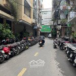 Tòa nhà 7 tầng - phố thái hà vip quận đống đa - thang máy - vỉa hè - ô tô tránh chạy vòng quanh