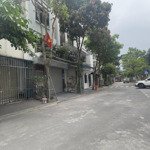 Bán đất phân lô giang biên 73m2 mt5m đường 20m vỉa hè kinh doanh view vườn hoa