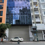 Tòa Buildingmặt Tiềnbạch Đằng Q.tân Bình .... Dt.. 10X15M - Hầm .. 7 Tầng.... Hđt 250 Triệu.. Giá Bán 60 Tỷ