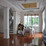 Chính chủ bán căn 3pn chung cư n07b3 thành thái full đồ giá 5.8 tỷ