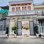 Cần tiền nên bán gấp căn 1 lầu 1 trệt ngay đường tl 10, ngay chợ đức hoà long an giá 1 tỷ 6x15m