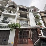 Cho thuê nhà phố trung kính đôi mới sơn sửa toàn bộ 65m x 4 tầng ô tô đỗ cửa thoải mái giá 22tr