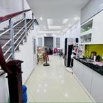 Bán nhà đẹp dân xây trung liệt-thái hà - 40m2- 5t - mt 4.1m giá chỉ 9.5 tỷ