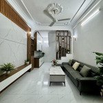 Cần bán gấp! trương định 30m-ô tô đỗ cổng-full nội thất-hơn 5 tỷ