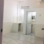 Phòng ngay chợ phạm văn hai - giá siêu hạt dẻ thuận tiện đi các quận trung tâm, qua sân bay