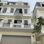 Tìm đâu ra liền kề có hầm phía tây hà nội mà giá chỉ nhỉnh 20 tỷ. lh ngay e thuý 0988922554