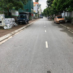 Tòa nhà văn phòng 4 tầng, khu đấu giá phường việt hưng, đường to 13m, giá 51 tỷ.