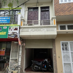 Chính chủ cho thuê nhà mặt phố đặng tiến đông, vị trí đẹp, chỗ để xe rộng rãi, giá chỉ 16. 5 triệu/th