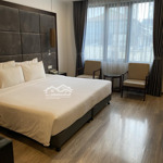 Cho thuê nhà riêng tại phố hàng bài, 50 triệu, dt 100m2, 3p, view hồ hk. lh 09322.88997