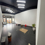 Cho thuê tầng 2 mp hàng bạc: 120m2, mt: 7m, riêng biệt, có thang máy, nhà mới. lh: 0974557067