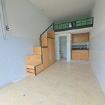 Phòng trọ vừa ở vừa kinh doanh, đường thông thoáng gần chợ thủ đức, phù hợp mở ăn uống nhỏ