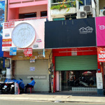 Cho thuê nhà tạ hiện nhà 3 tầng, 15m, giá 120tr mặt tiền đẹp, phong thủy tốt, kinh doanh sinh lời