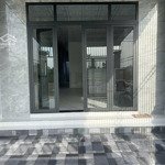 Cần bán nhà đang cho thuê sát bên kcn tân đức thu nhập ổn định