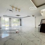Cho thuê nhà phố 2 mặt tiền nguyễn cơ thạch, sala 200 triệu/th. nhà mới, thiết kế hiện đại