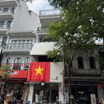 Cho Thuê Nhà Mặt Phố Đinh Liệt - Trung Tâm Phố Đi Bộ.diện Tích60M2 X 4Tầng, Mặt Tiền 3.5M, Riêng Biệt.