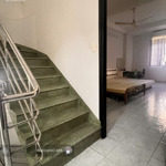 Mặt tiền khu đường hoa phú nhuận, 180m2 (6m x 32m), xây cao ốc văn phòng, giá cực tốt