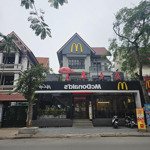 Hot! sang nhượng quán full đồ mặt phố nguyễn văn lộc 180m x 3 tầng mặt tiền 9m giá cực tốt .