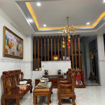 Biệt thự cần bán thuộc kdc phong phú 5, bến xe quận 8 vào 500m. dt: 7x16m xây 3 lầu. sổ hồng riêng