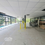 Văn phòng đường cao đức lân 120m2. giá 35 triệu