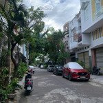 Bàn gấp căn nhà 3 tầng đẹp mặt tiền lữ gia, cách biển quy nhơn 500m, hướng đông nam mát mẻ sinh khí