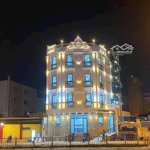 đang khoán 90 triệu/tháng, toà nhà 4tầng và sân thượng, mặt tiền phạm văn đồng, gò vấp, hcm