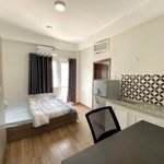 Cho thuê phòng đầy đủ nội thất, ban công ngay tôn đản quận 4