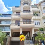 Cho thuê nhà nguyên căn 550m2 xây 1 hầm 4 lầu có thang máy giá 70tr/ tháng lh 0909934237